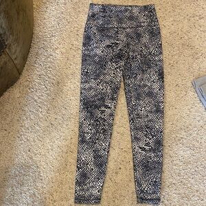 Balance Collection Black and White Patterned Leggings